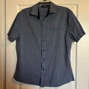 Vince Camuto men’s blue short sleeve button down shirt size large